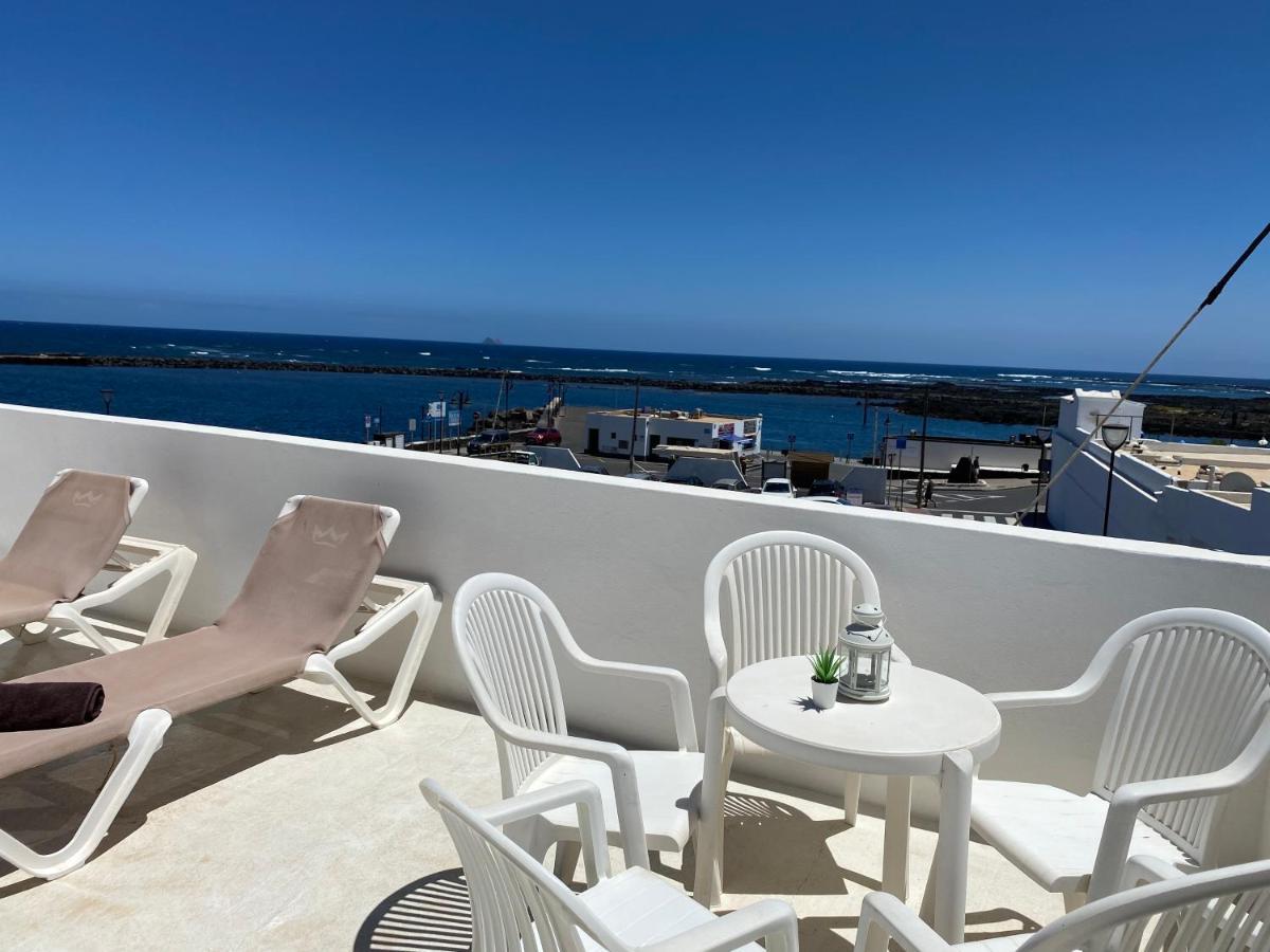 Mirador Del Muelle House Hostel Orzola Kültér fotó