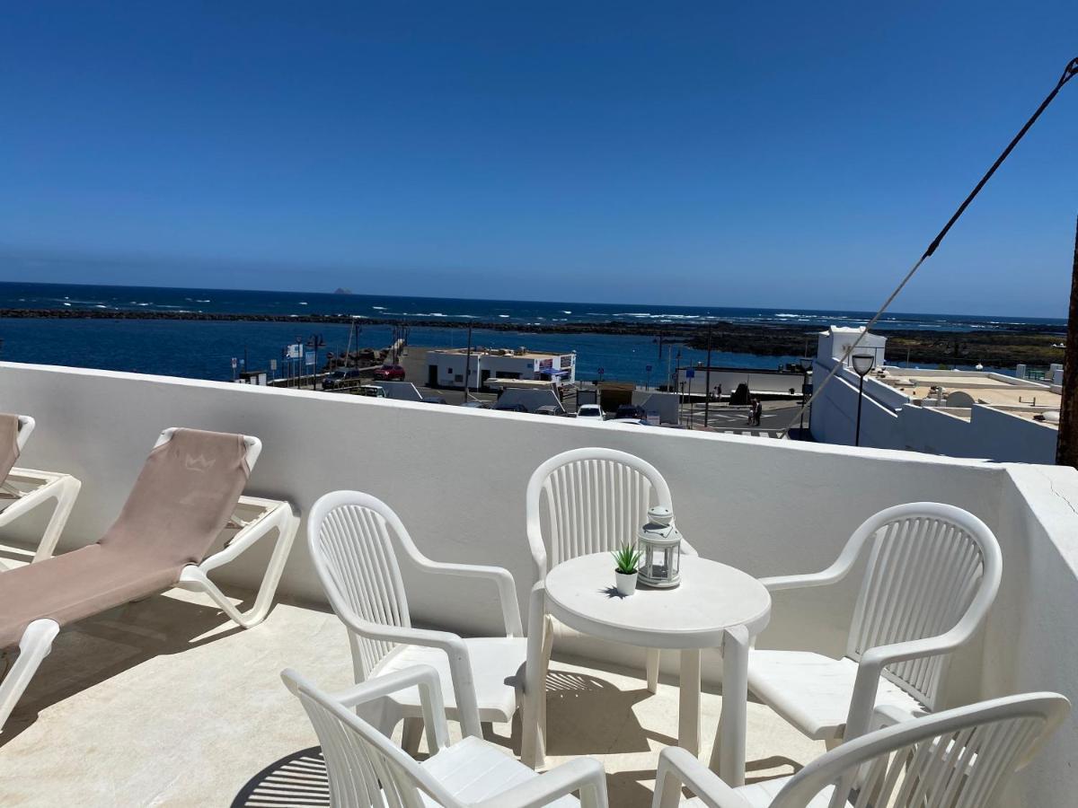 Mirador Del Muelle House Hostel Orzola Kültér fotó